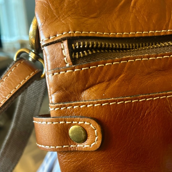 Patricia Nash Brown Leather
Tooled PRIZZI Shoulder
Crossbody Bag EUC 9"x 10½" - Picture 3 of 6